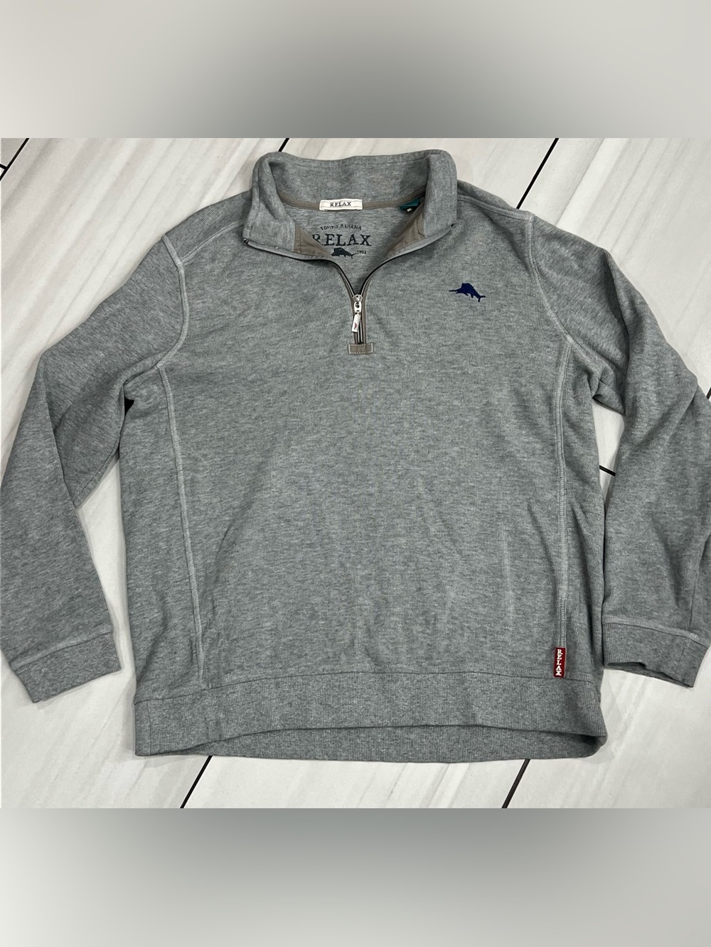 Tommy Bahama Relax Mens Medium Grey Quarter Zip Pullover Marlin Logo Sweater